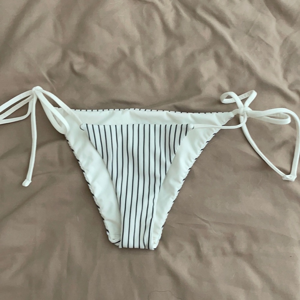 Hurley bikini bottoms (brand new / never worn)